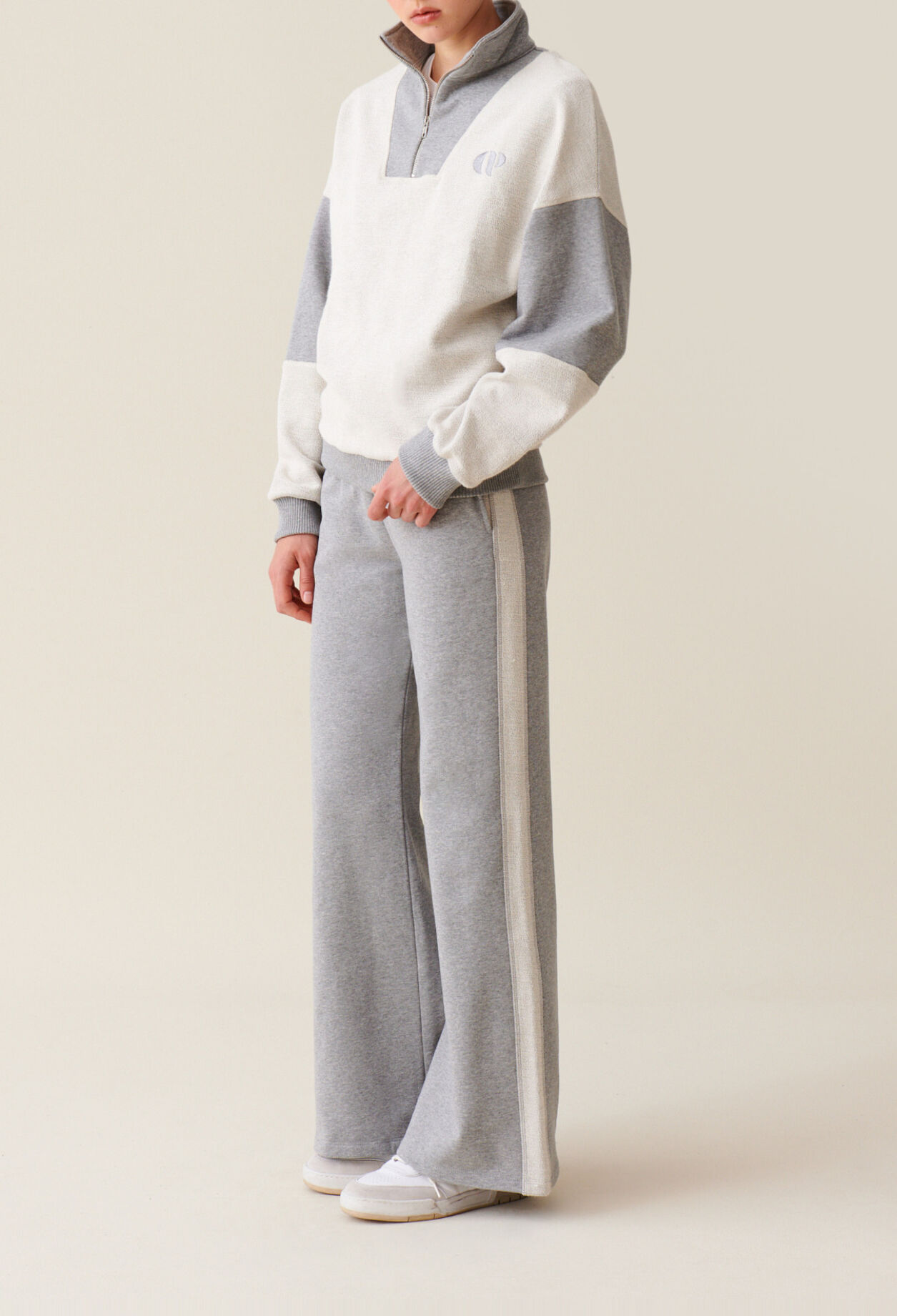 Hochkragen-Sweatshirt mit Zip