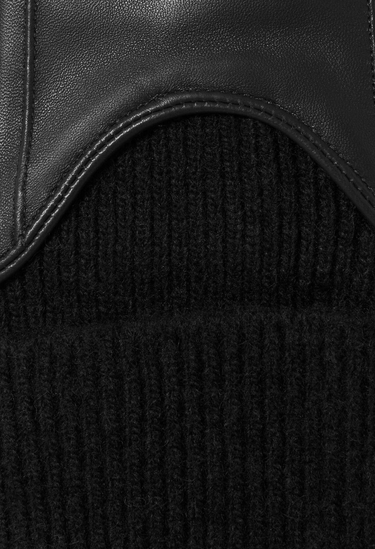 Handschuhe aus Leder und Strick