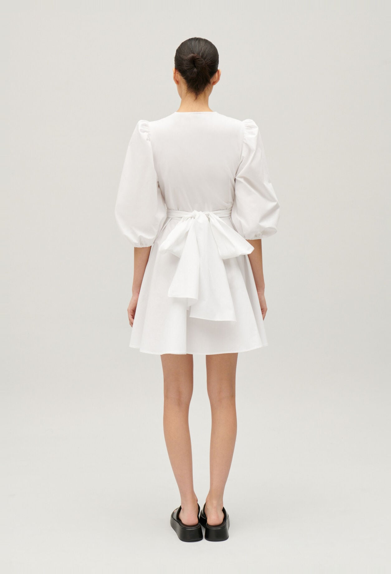 Kurzes Wickelkleid
