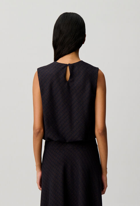Kurzes blusiges Top