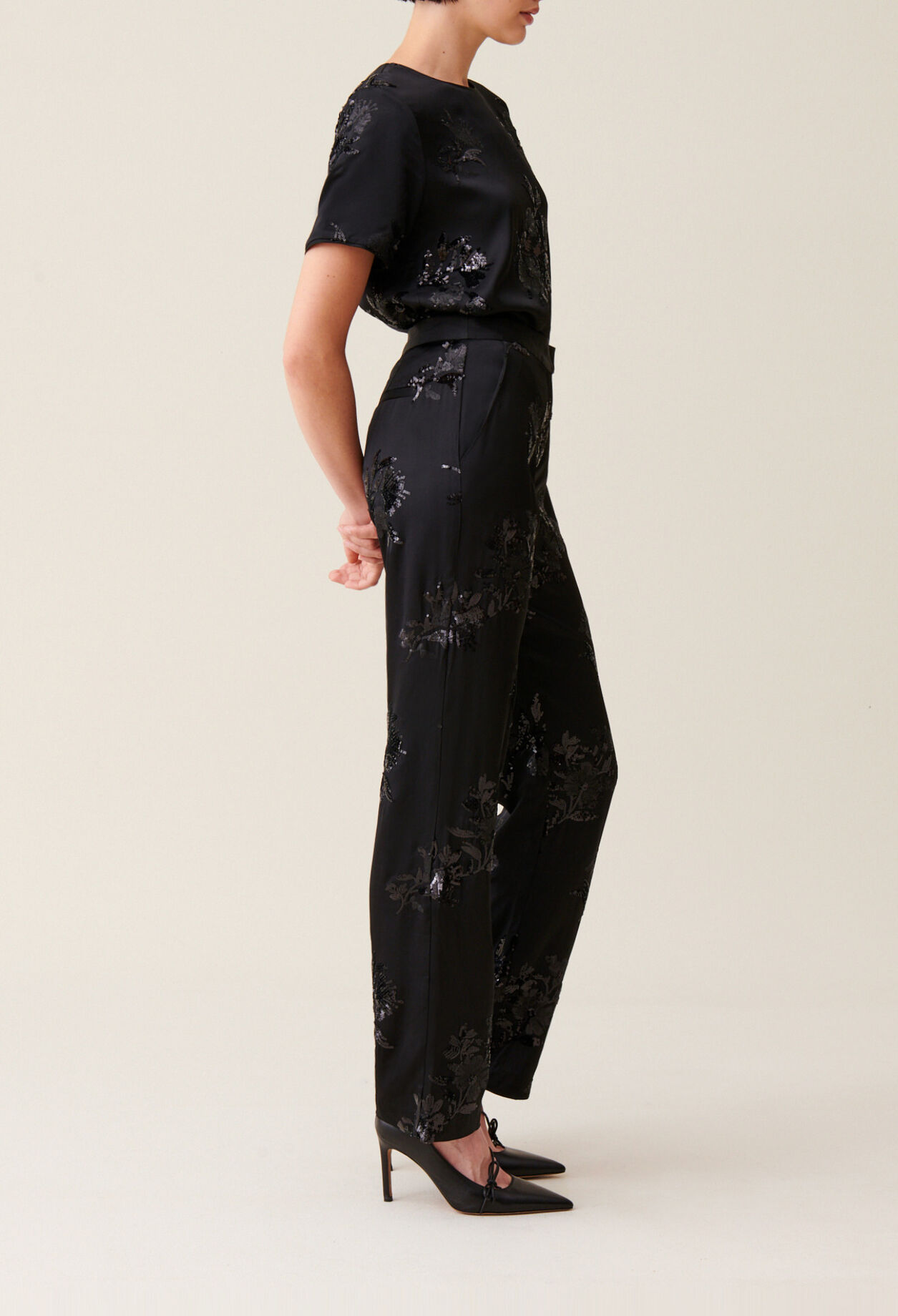 Schwarze Hose Paillettenstickerei