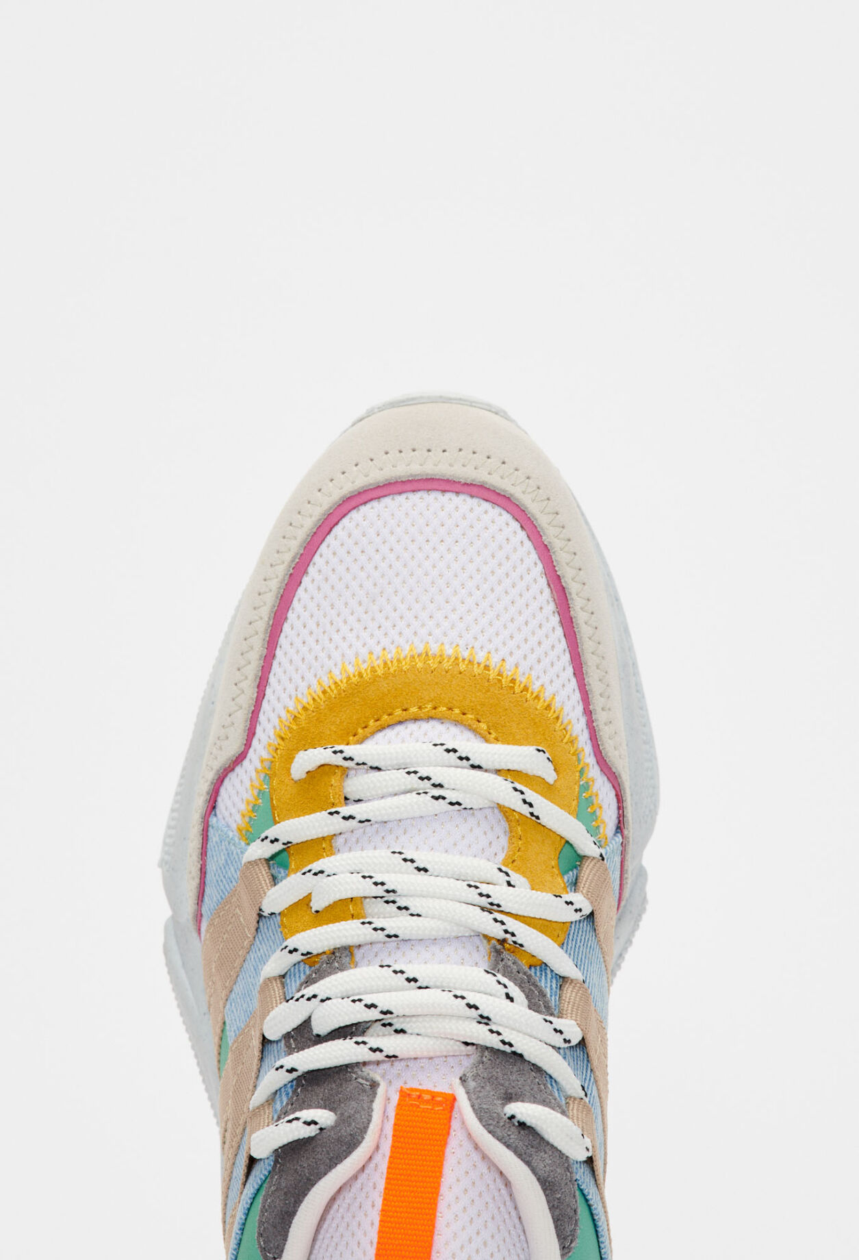 Grafische Sneakers  Öko-Leder