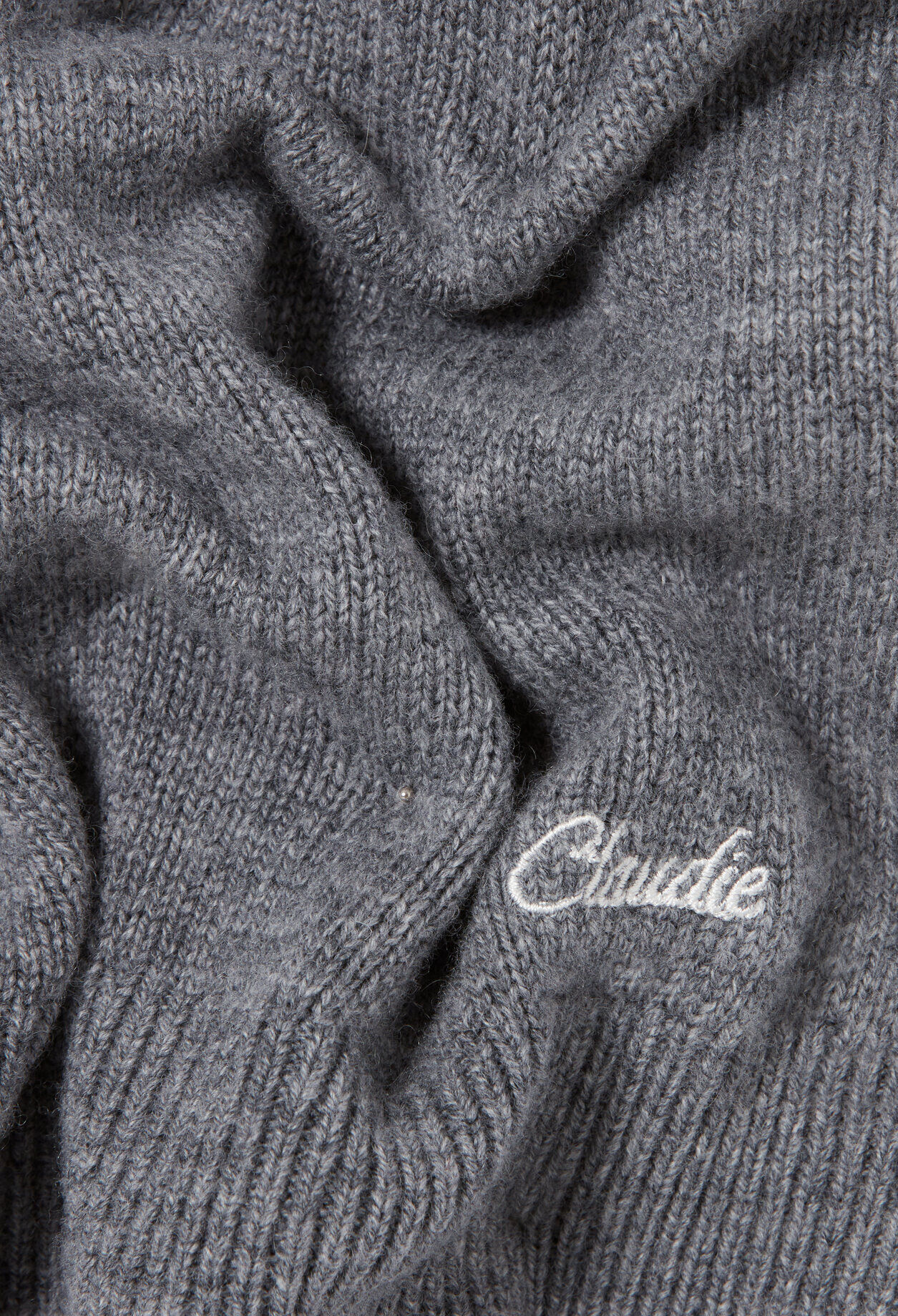 Figurnaher Feinstrickpullover