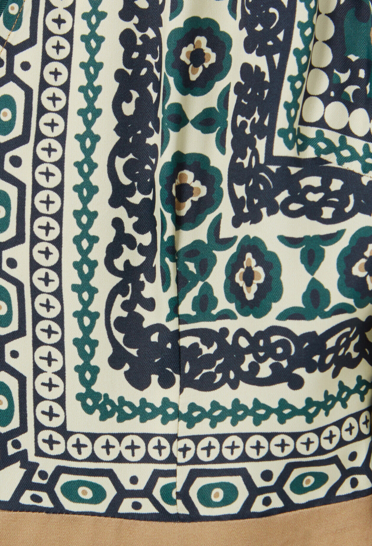 Langes fließendes Print-Kleid