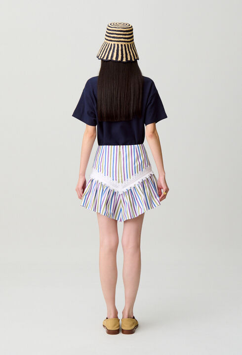 Gestreifter kurzer Rock