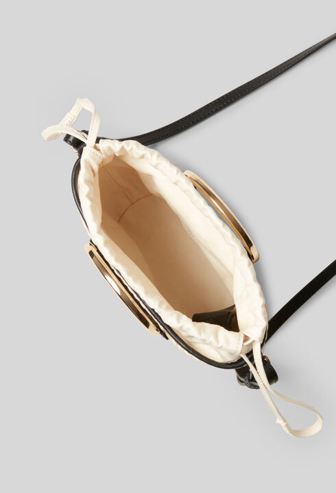 Kleiner Korb mit Ringanhänger