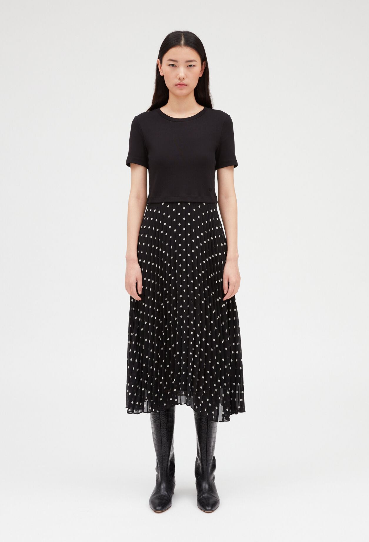 Mittellanges Kleid in Pünktchenmuster