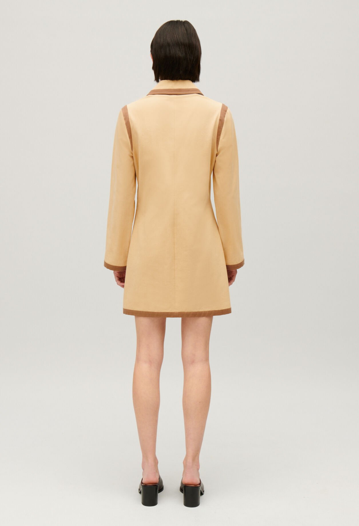 Kurzes Schnürkleid Beige