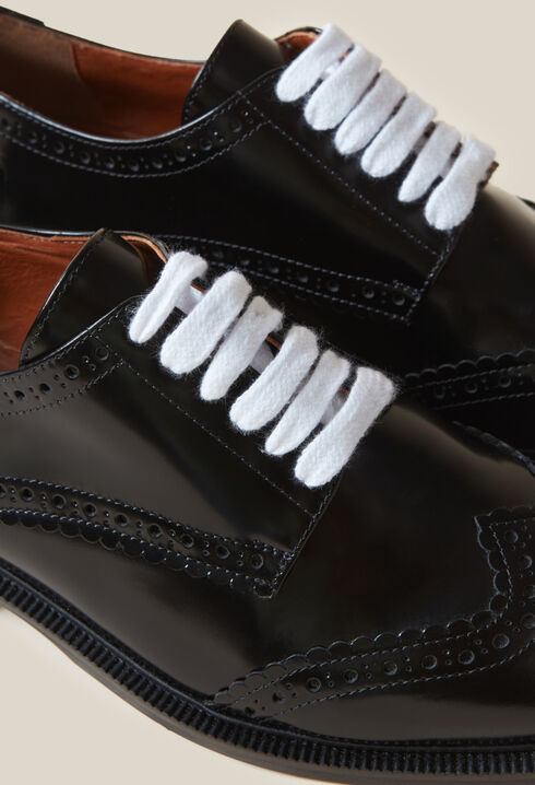Lackleder-Derbies