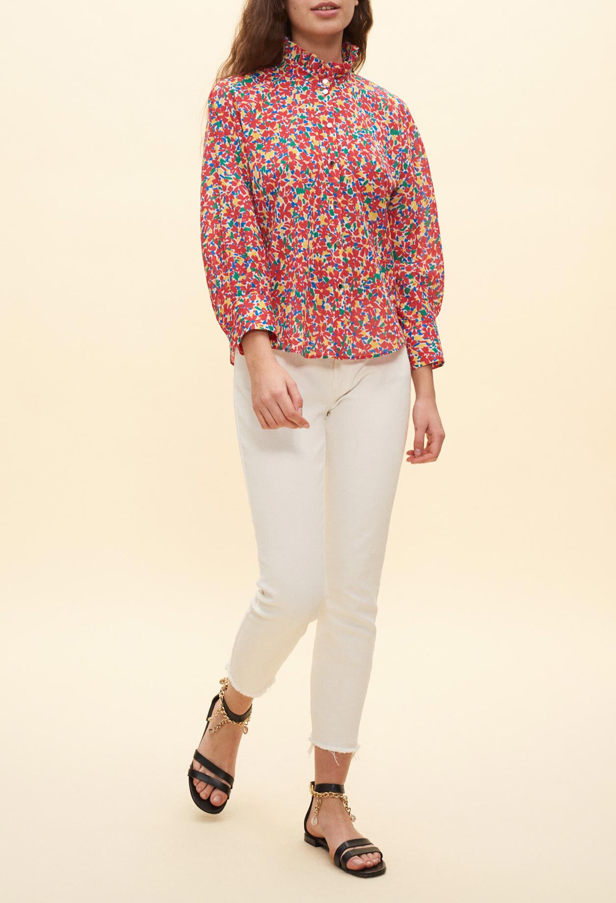 Bluse mit viktorianischem Kragen