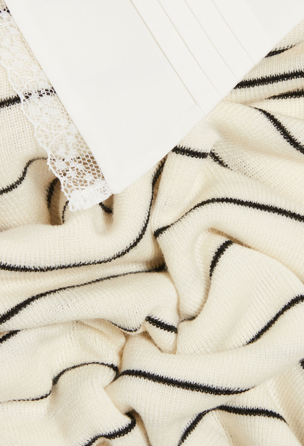 Pullover mit abnehmbaren Kragen