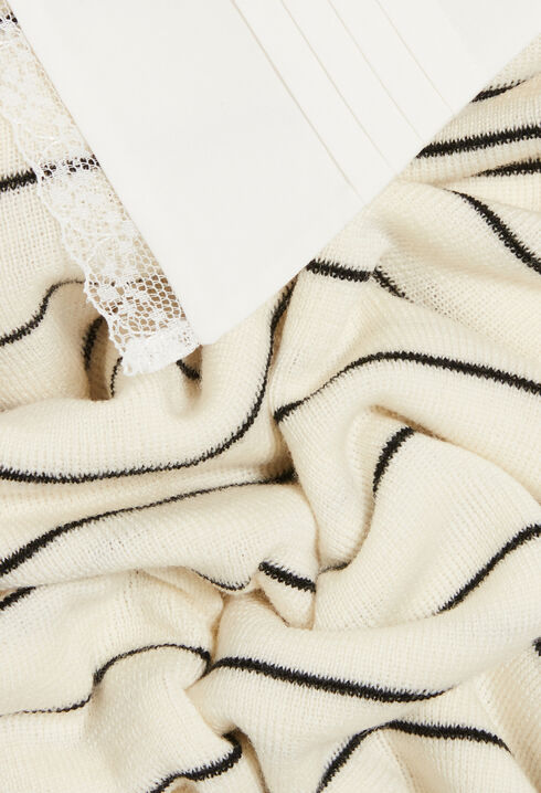 Pullover mit abnehmbaren Kragen