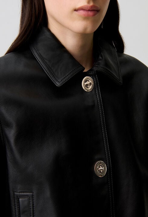 Kurze schwarze Lederjacke