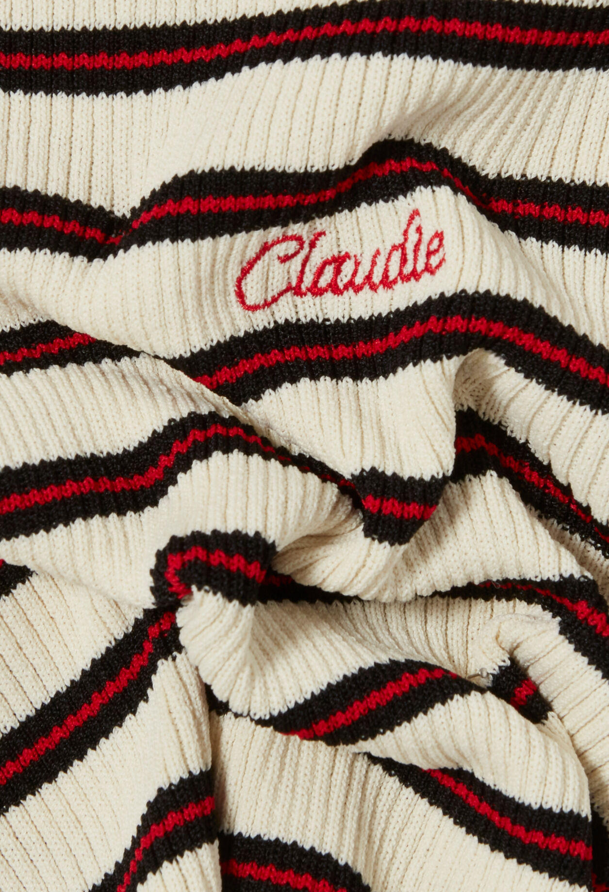 Dreifarbig gestreiftes T-Shirt