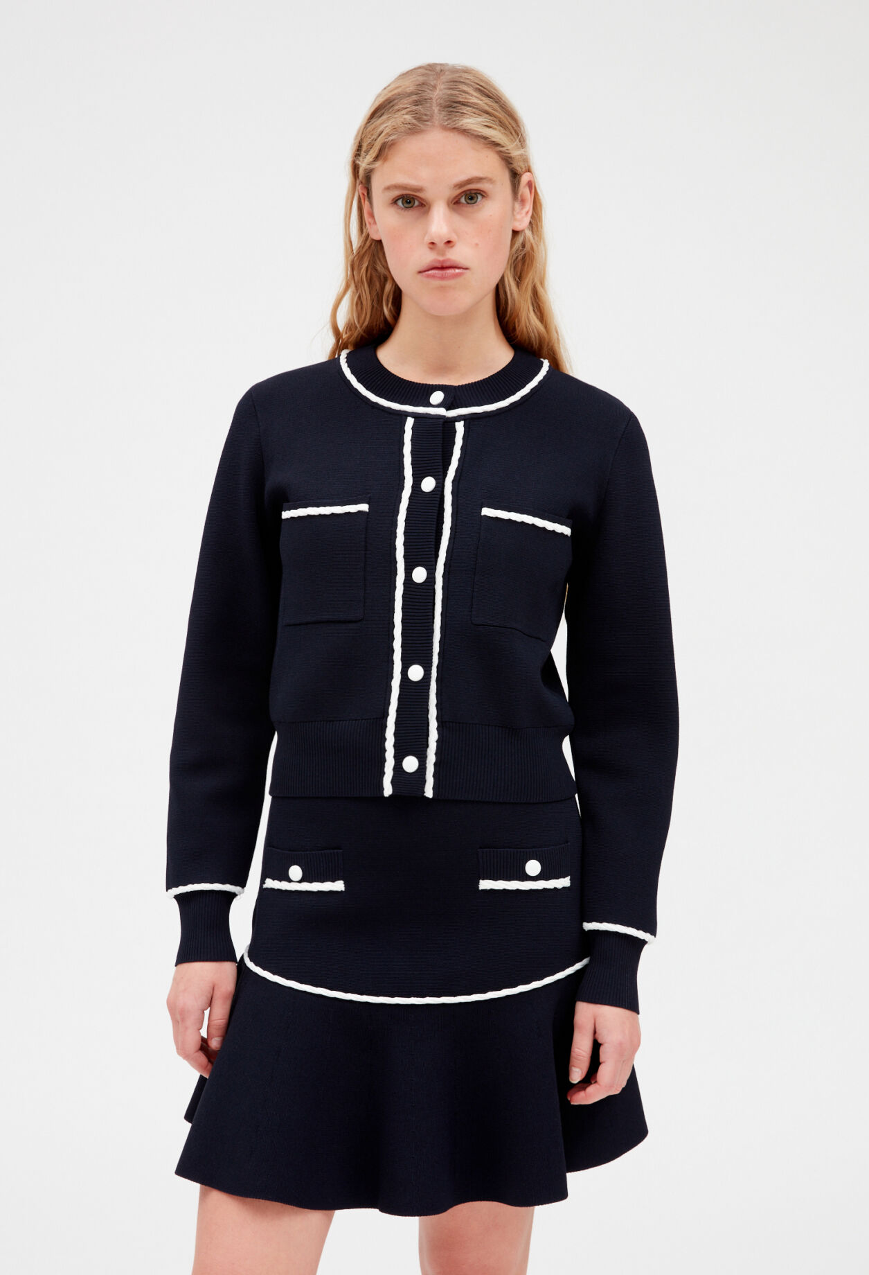Cardigan mit geflochtenen Paspeln