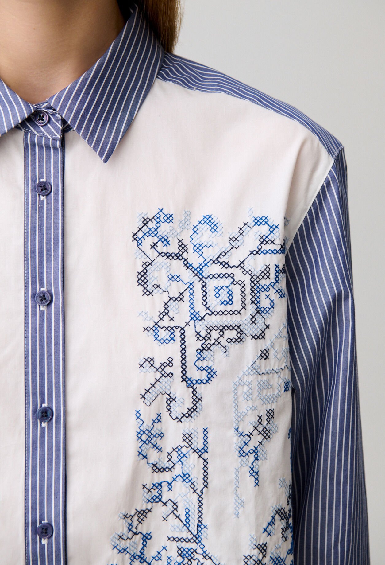 Gestreiftes Baumwollhemd