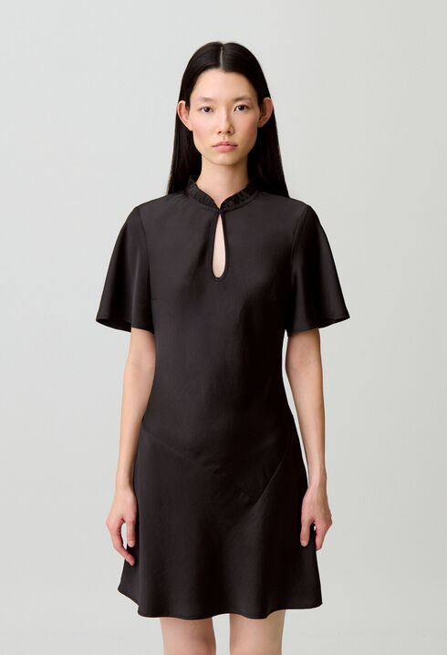 Kurzes Flie&szlig;endes Kleid