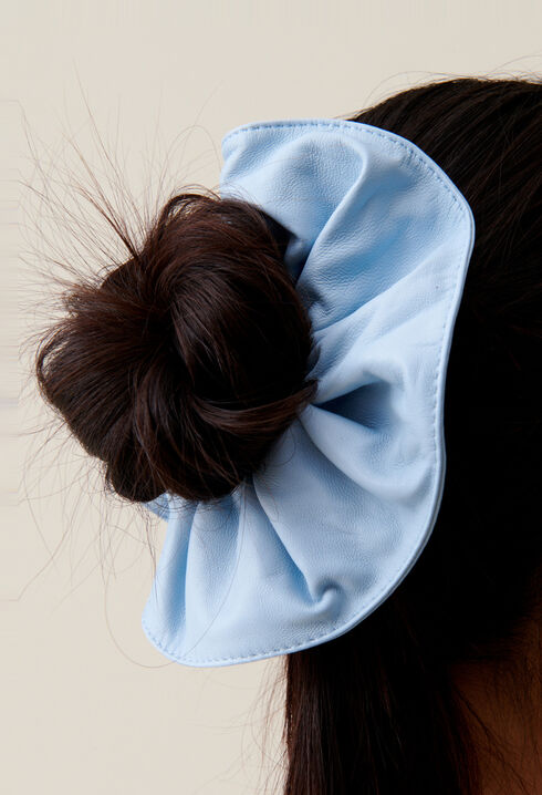 Leder-Scrunchie mit Ziernaht