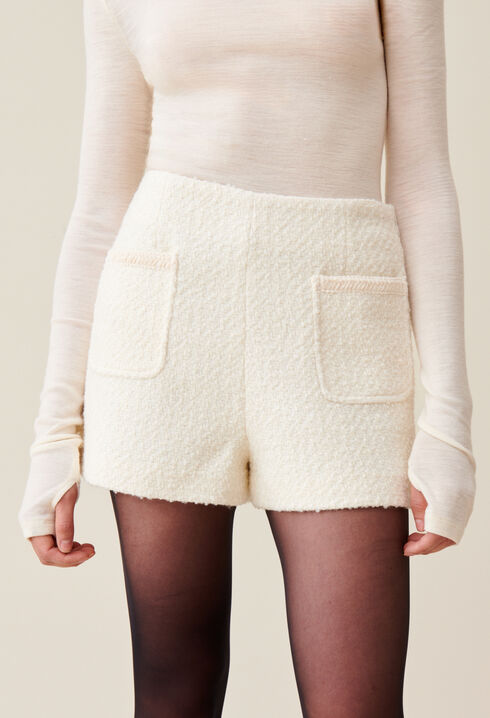 Elfenbeinfarbene Shorts aus Tweed 