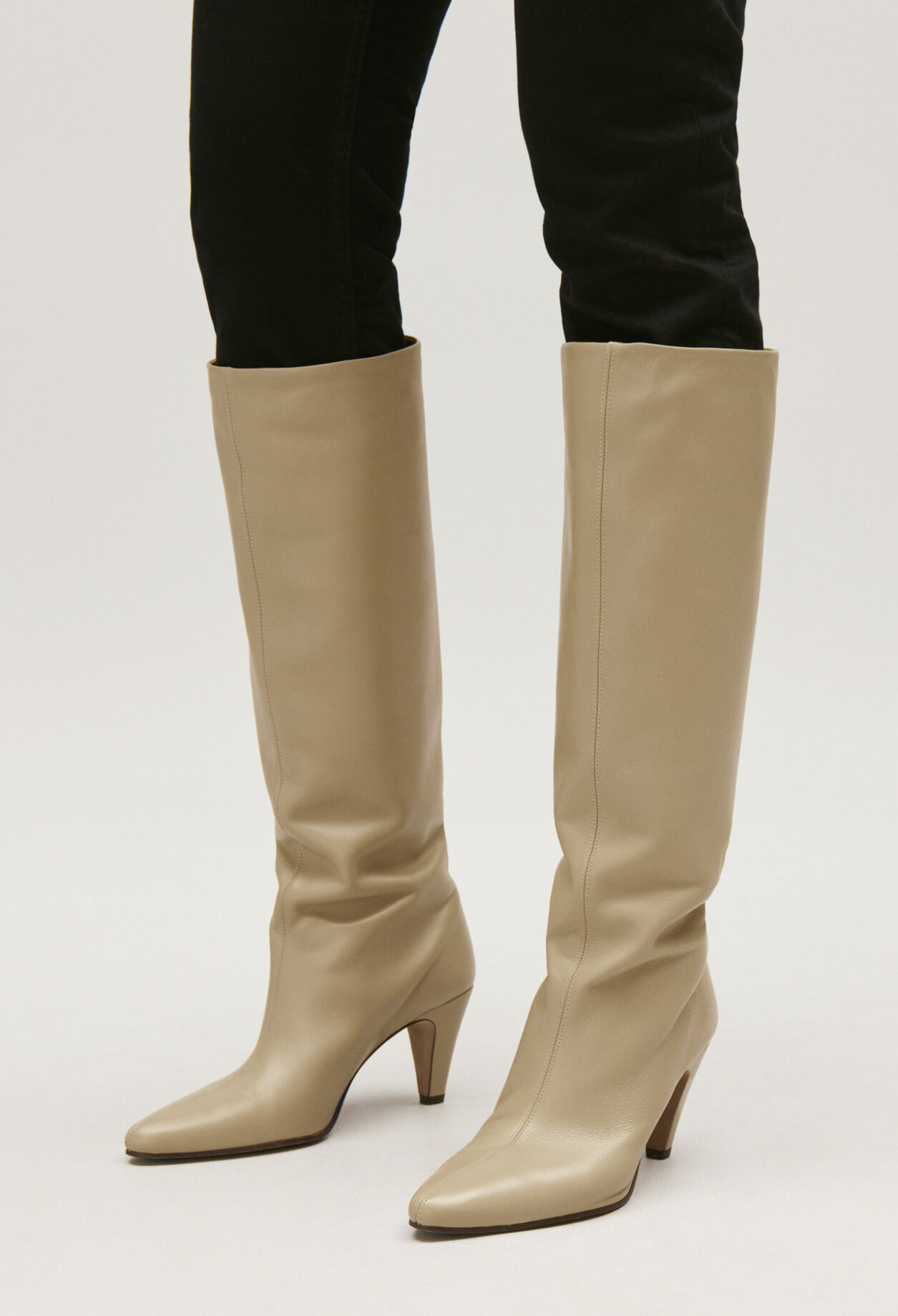 Hohe Lederstiefel