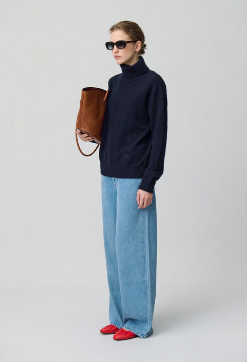 Marineblauer Kaschmirpullover