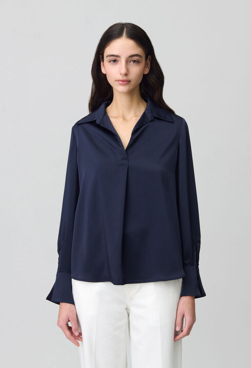 Klassische fließende Bluse