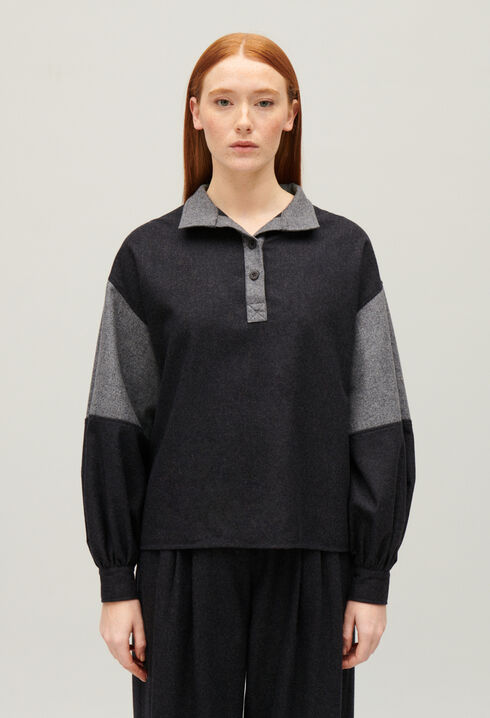 Weite Bluse in Dunkelgrau