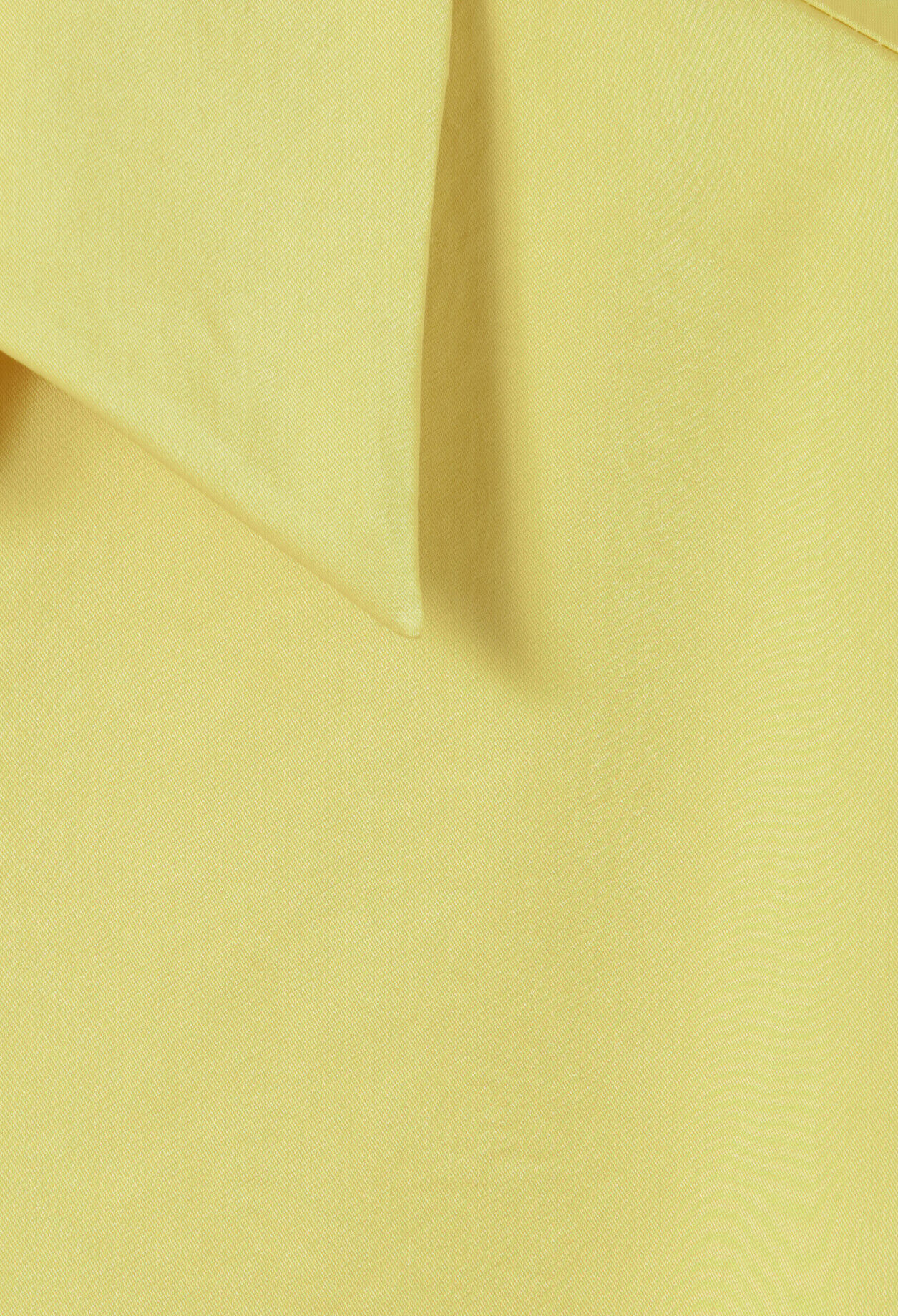 Fließende Bluse mit offenem Kragen