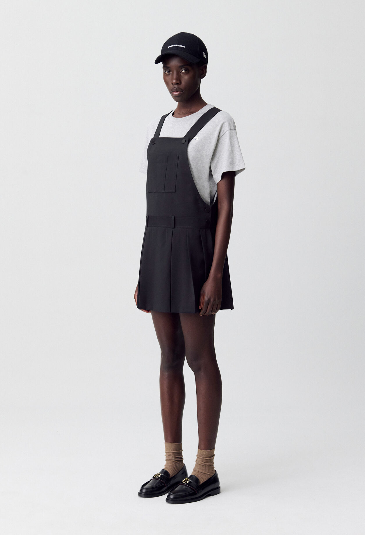 Kurzes Latzkleid