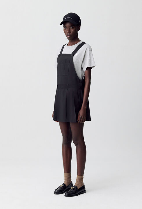 Kurzes Latzkleid