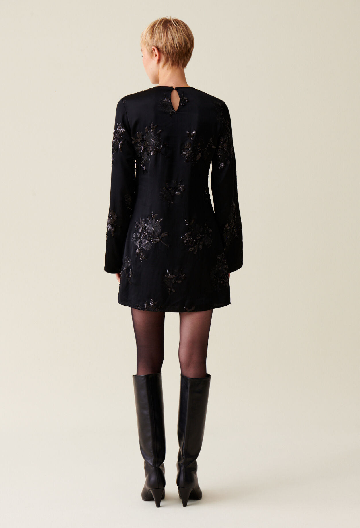 Schwarzes kurzes Kleid Pailletten