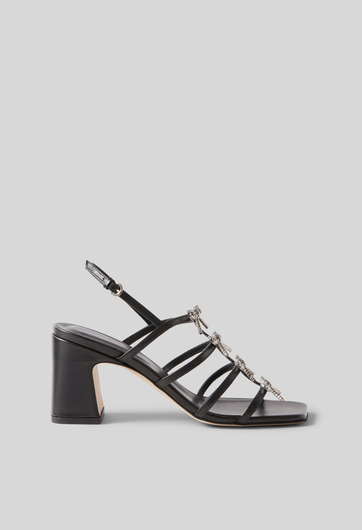 Ledersandalen mit Schmuck