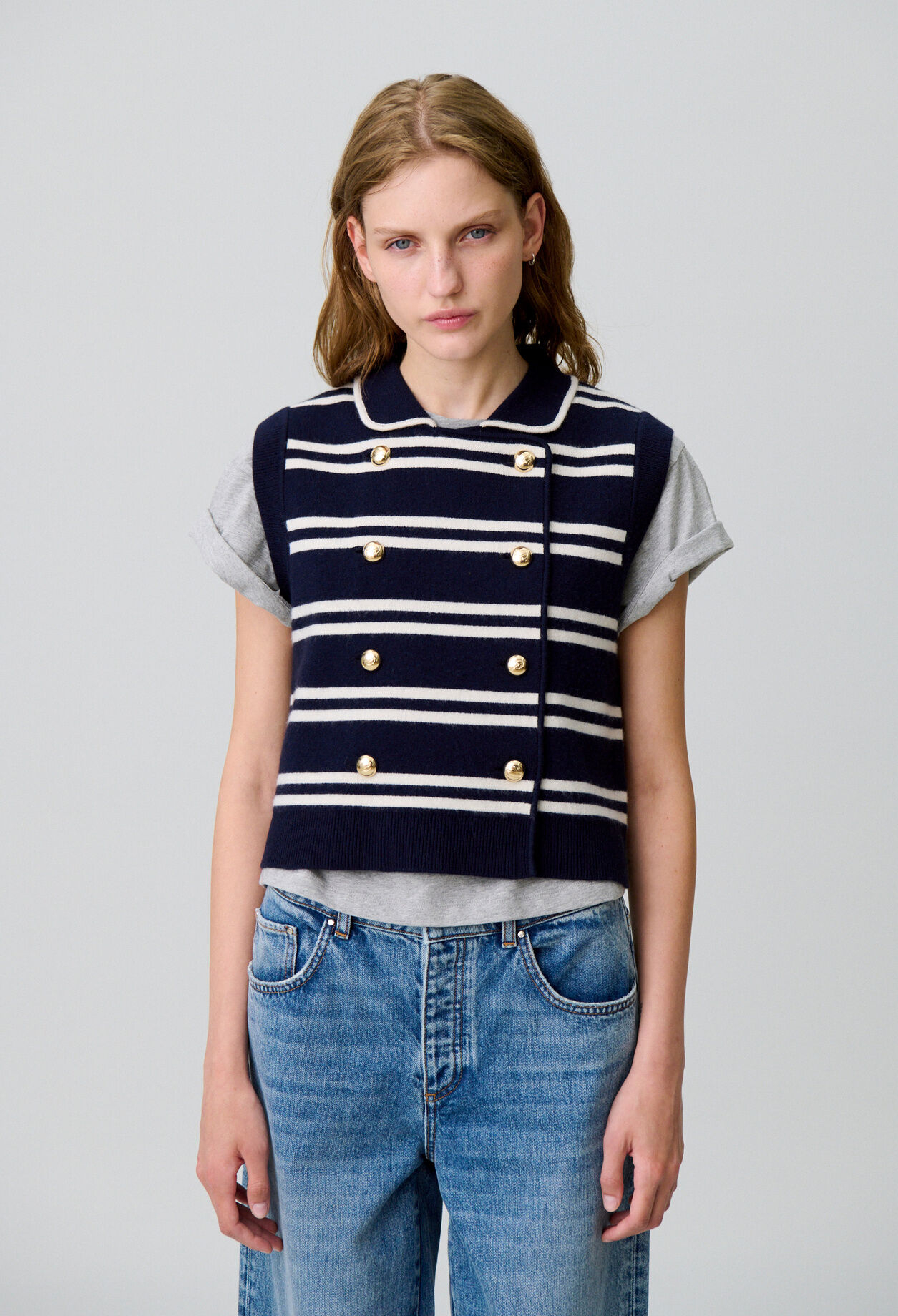Ärmellose gestreifte Strickjacke