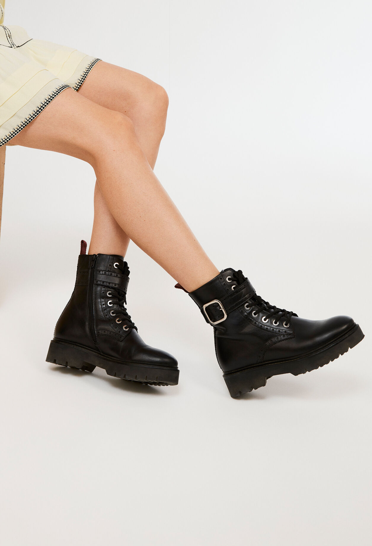 Schnürstiefel aus Öko-Leder