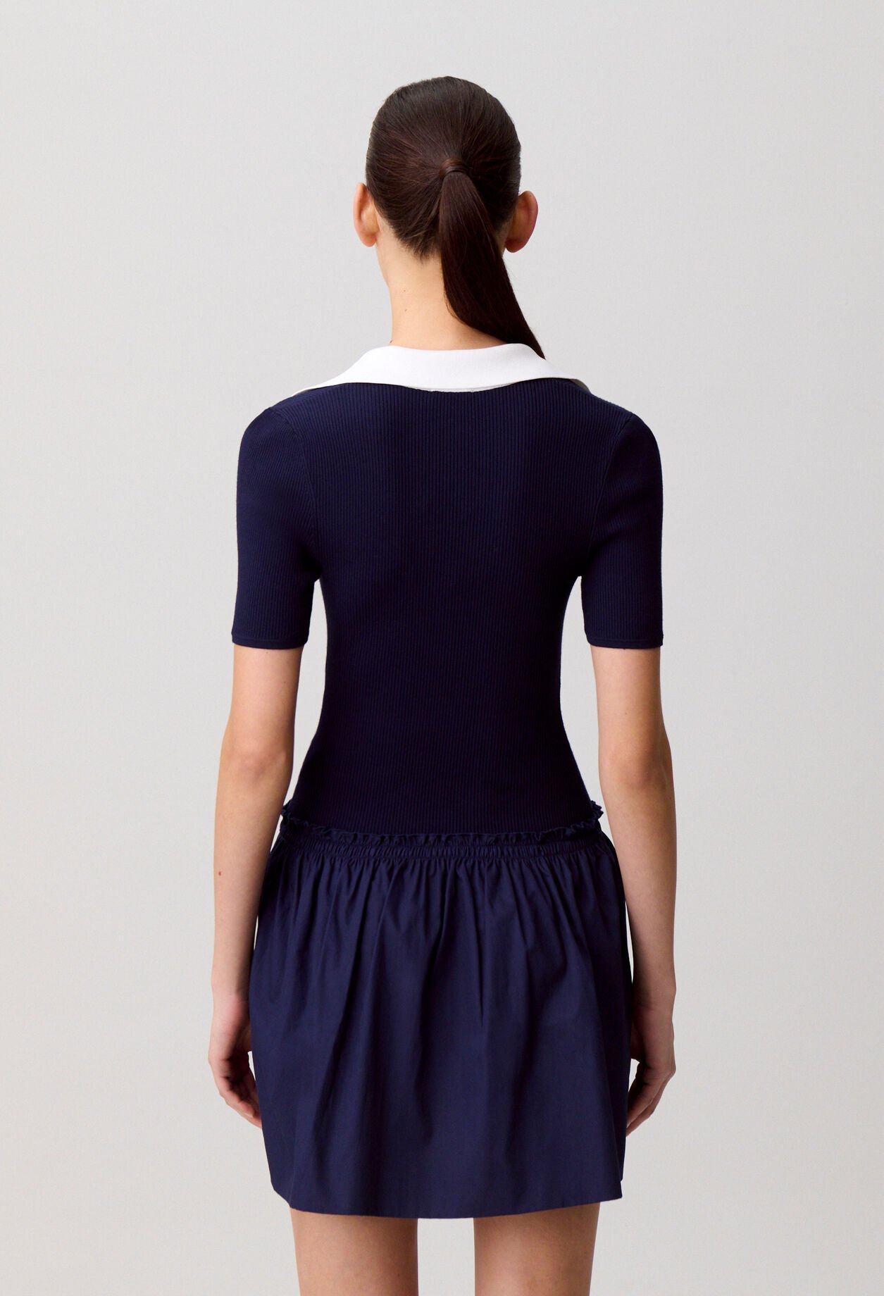 Strickkleid im Materialmix