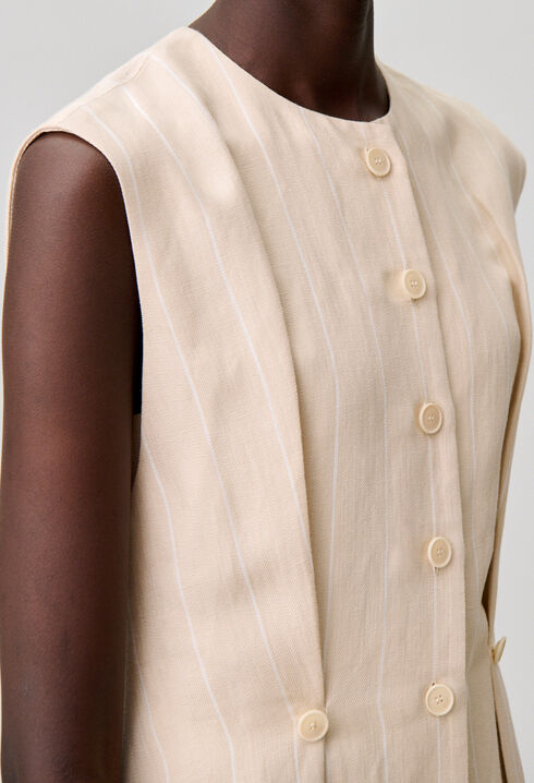 Ärmelloses kurzes Kleid