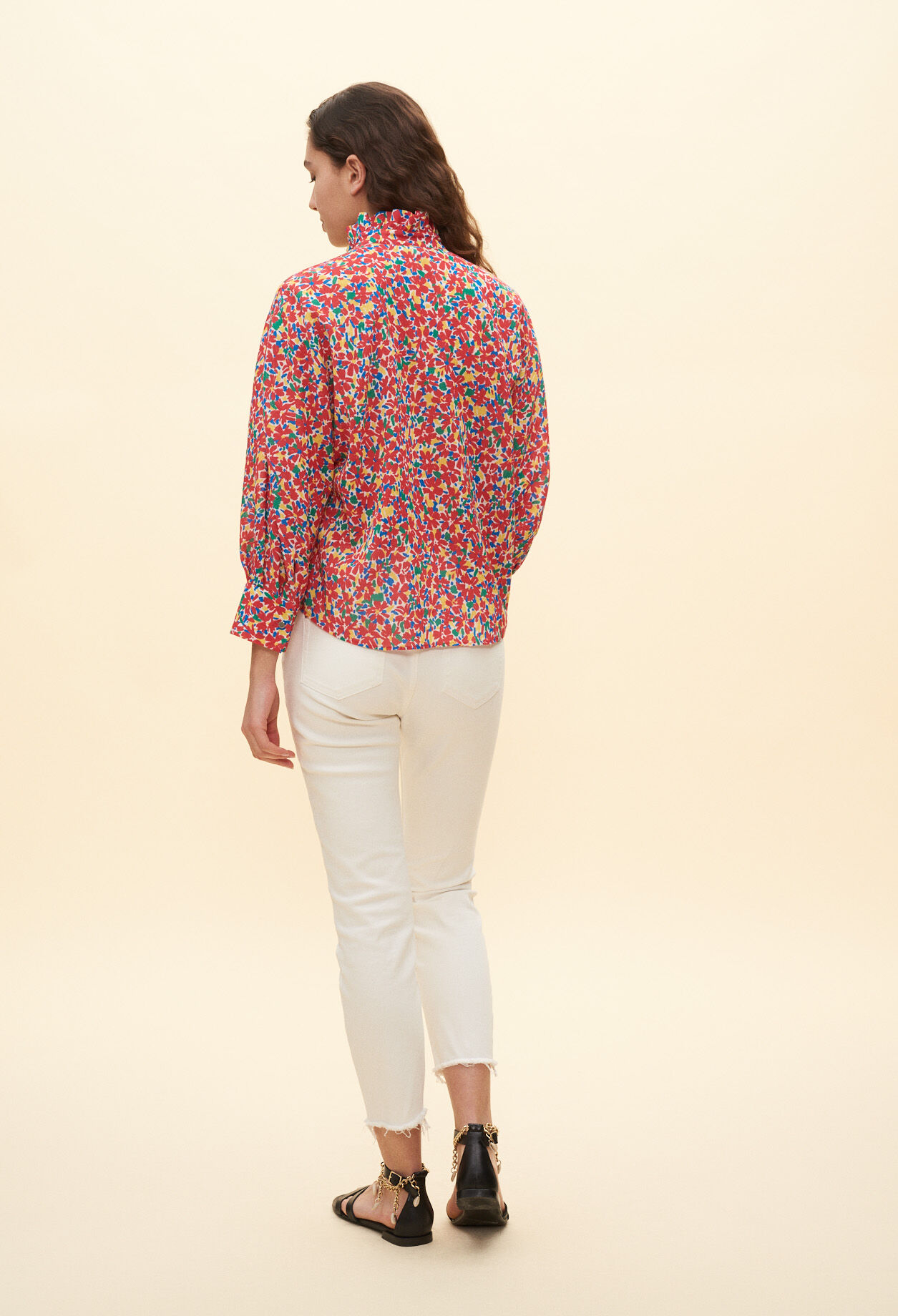 Bluse mit viktorianischem Kragen