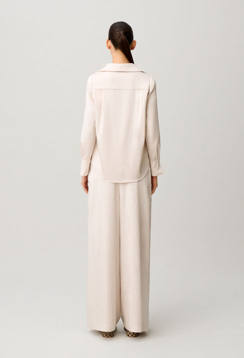 Flie&szlig;ende Bluse mit Kragen