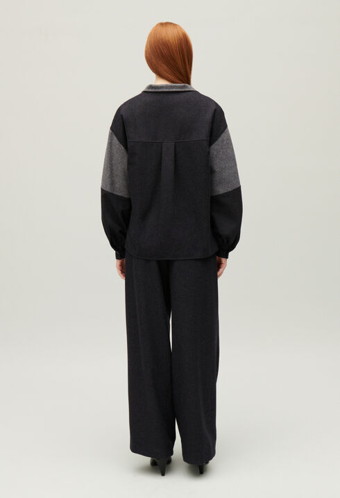 Weite Bluse in Dunkelgrau