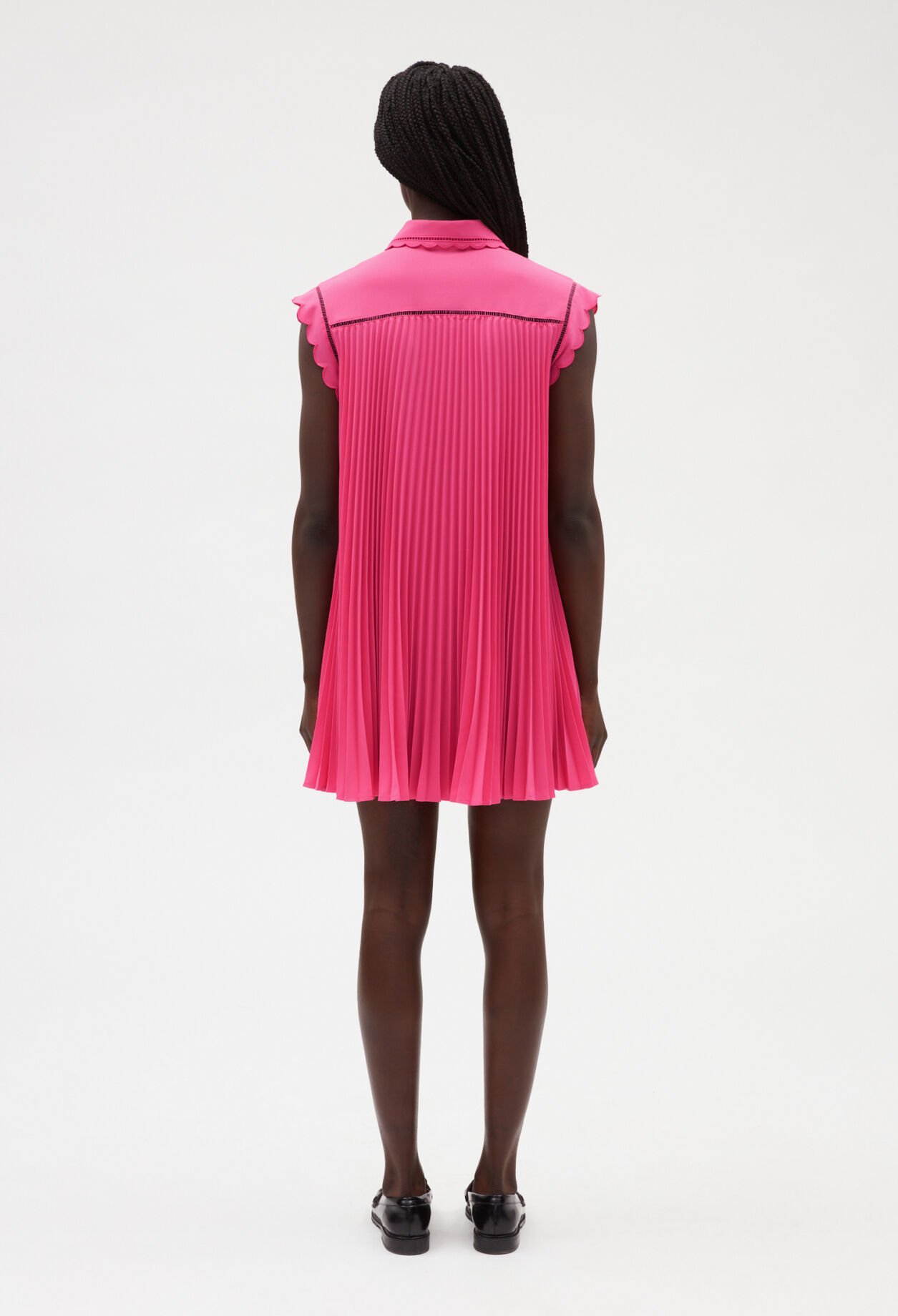 Kurzes plissiertes Kleid
