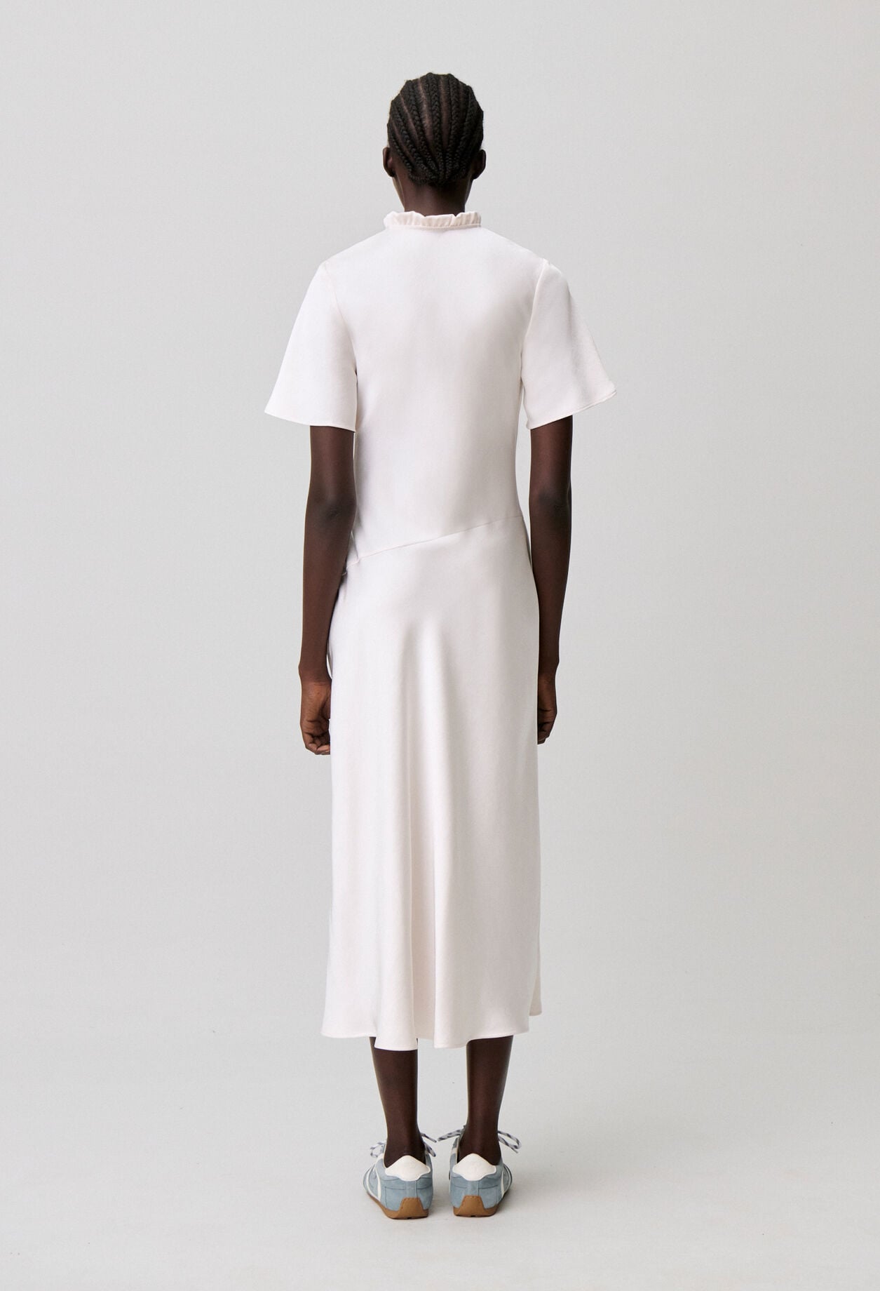 Flie&szlig;endes Midi-Kleid