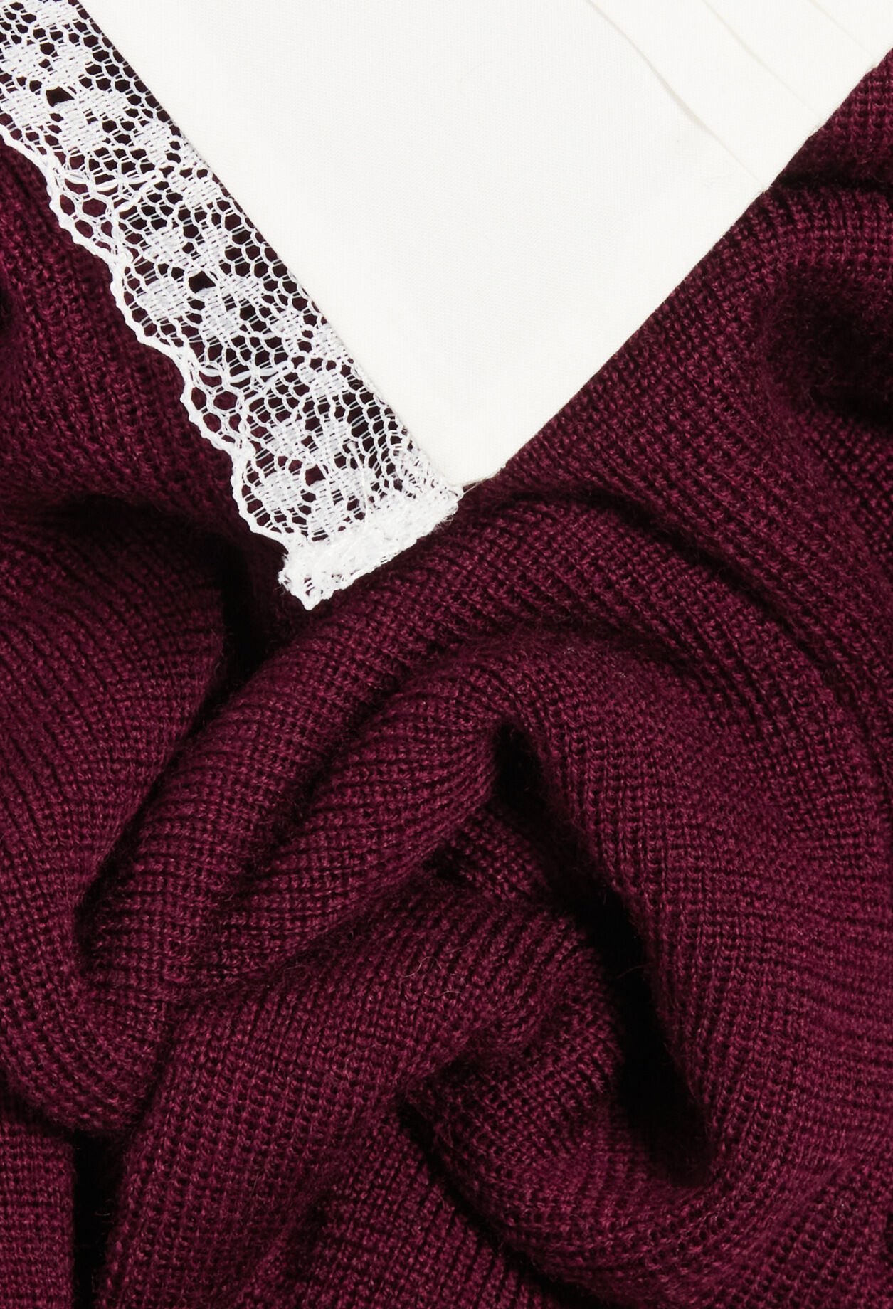 Pullover mit abnehmbaren Kragen