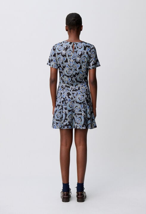 Kurzes flie&szlig;endes Print-Kleid