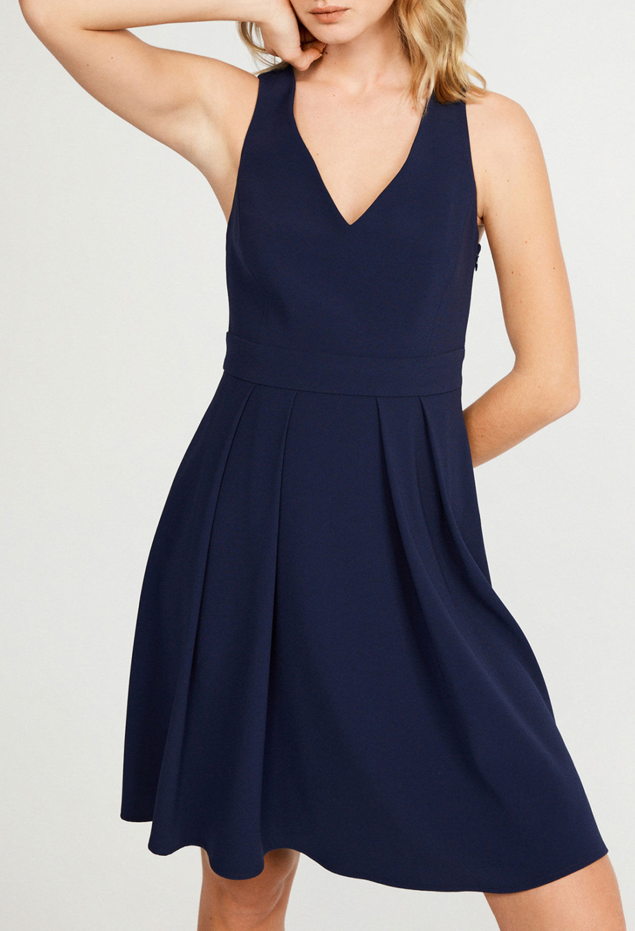Ärmelloses, kurzes Kleid