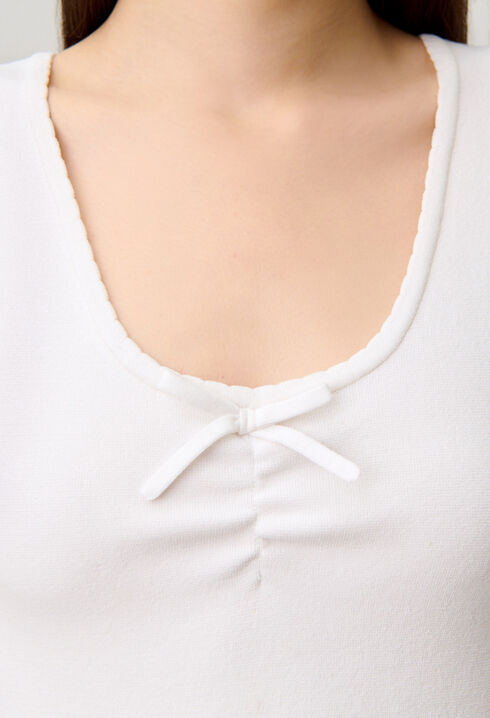 Kurzes Top mit gekreuzten B&auml;ndern