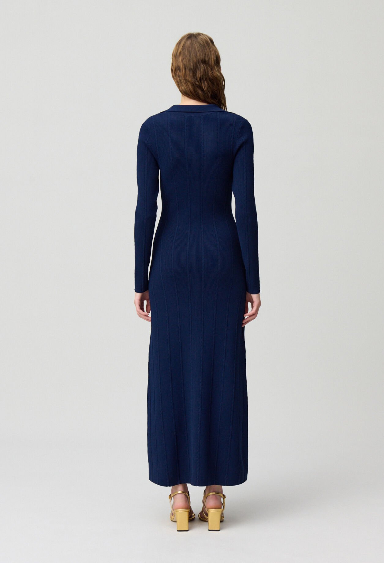 Knielanges Strickkleid