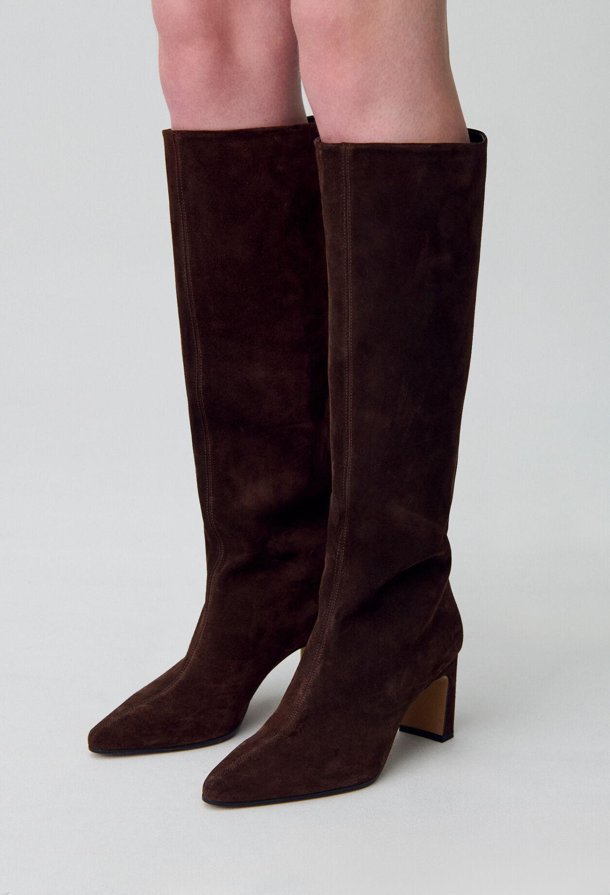 Absatzstiefel aus Wildleder