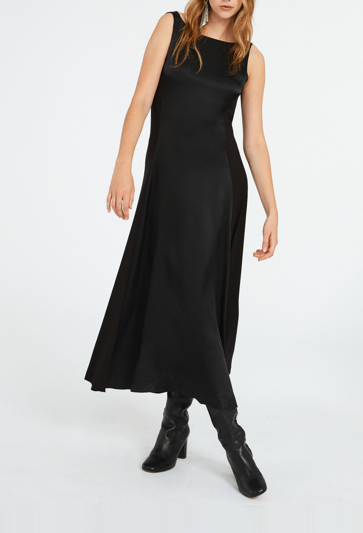 Langes, rückenfreies Kleid