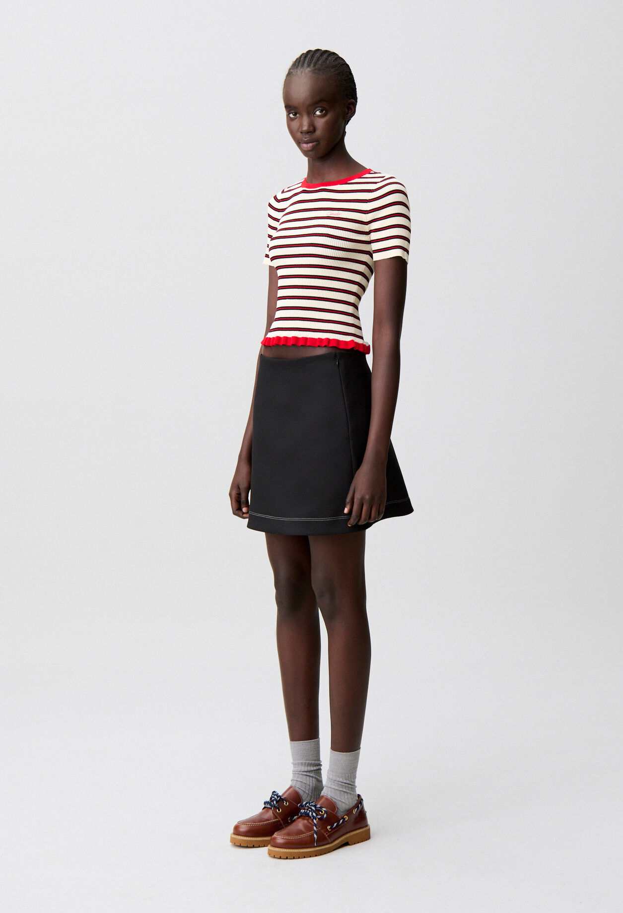 Dreifarbig gestreiftes T-Shirt