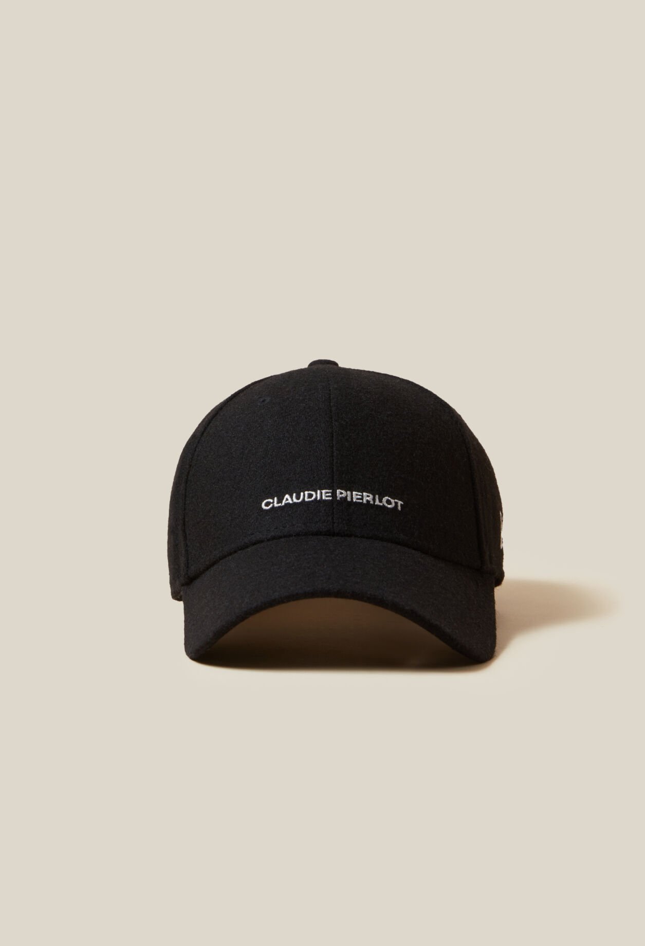 Schwarzes Cap mit Claudie Pierlot-Logo